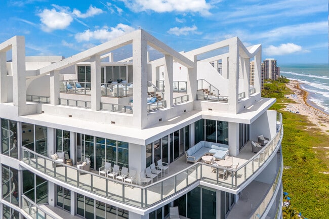 Building Photo - 3100 N Ocean Dr