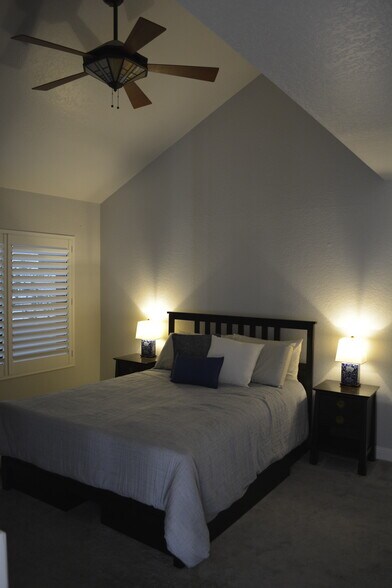 Building Photo - 1244 Valley View Rd