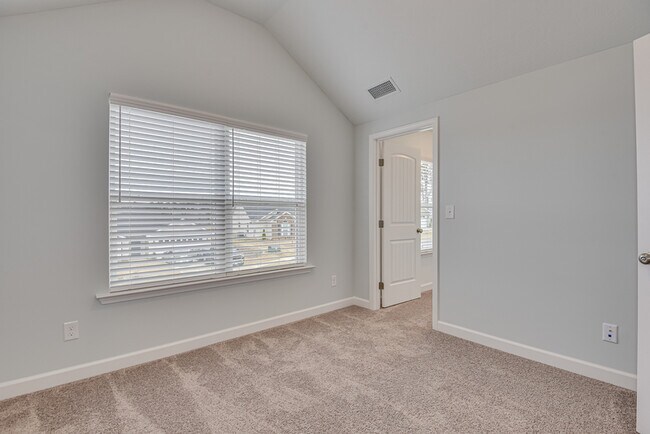 Building Photo - 926 Holbrook Dr