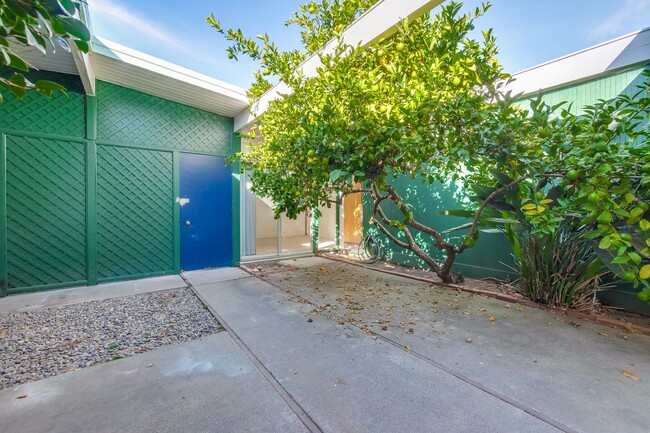 Building Photo - Eichler with Top Sunnyvale Schools