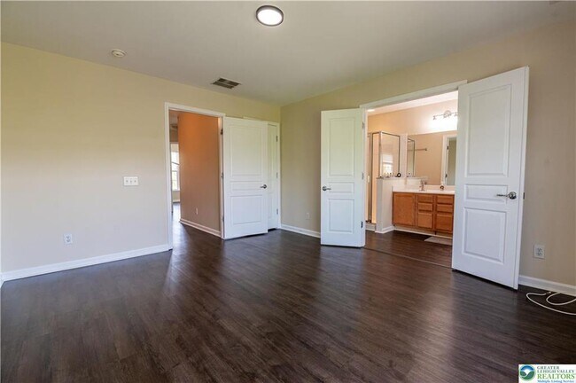 Building Photo - 8475 Putnam Ct