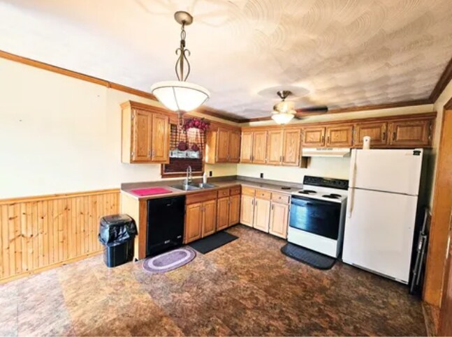 Building Photo - 216 Caroline Dr