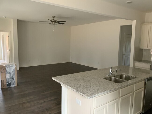 Building Photo - Coming Soon.   Springville’s Archers Cove 4BR /3BA/ 3 car garage 1 level