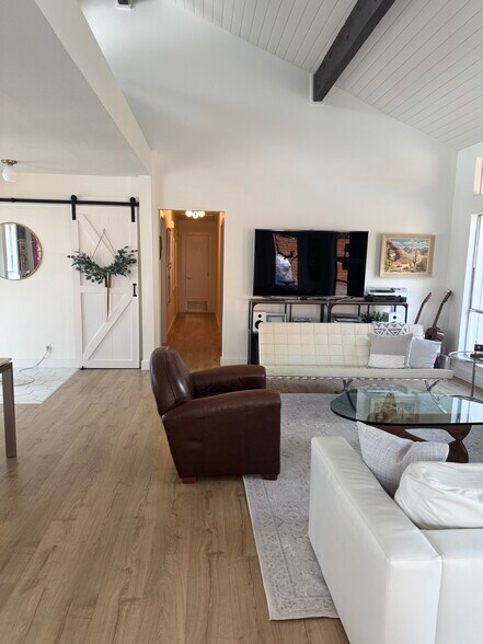 Building Photo - 3808 Oak Creek Dr