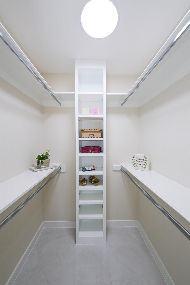 Building Photo - 209 Green Jay Ln