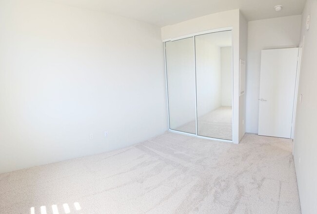 Building Photo - Ewa Beach 2 Bedroom 1 Bathroom 2 Parking 2nd Floor Townhome