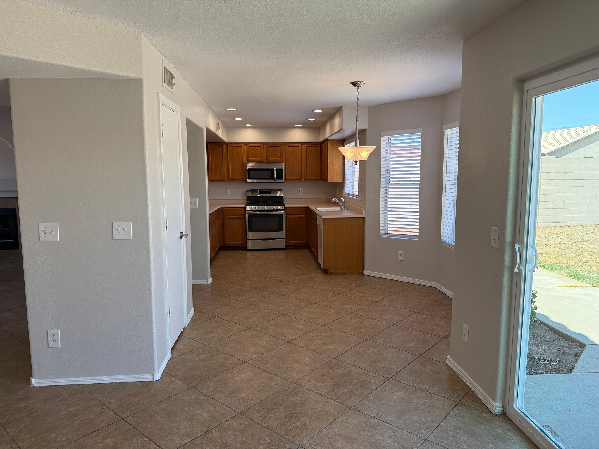 Building Photo - 8460 W Aster Dr