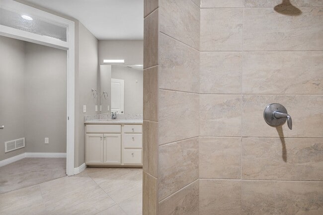 Building Photo - $1200 off a 12 month lease