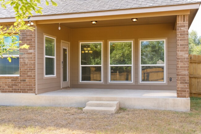 Building Photo - 219 Chering Dr