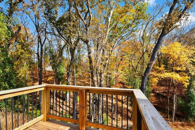 Building Photo - Pet Friendly Three Bedroom!