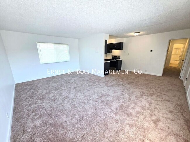 Building Photo - 240 E Burnett St