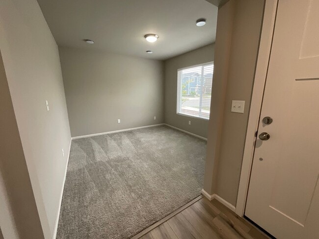 Building Photo - Beautiful 4 Bedroom, 2.5 Bath Home Available November 1st!