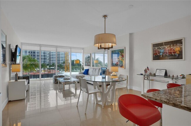 Building Photo - 10275 Collins Ave