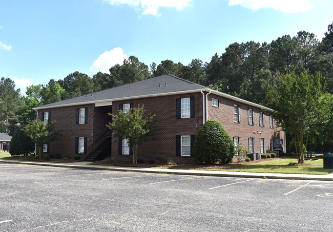 Building Photo - Three bedroom - Three bathroom apartments at University Park in Lillington, NC!