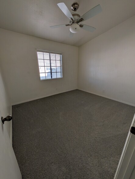 Building Photo - 10170 Palm Glen Dr