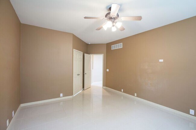 Building Photo - 11544 Blackhawk Dr
