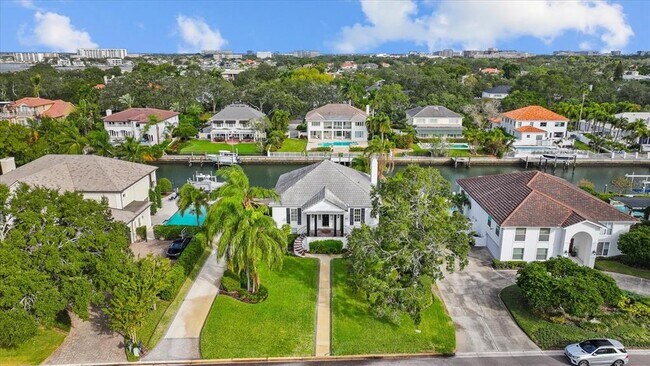 Building Photo - 4921 Lyford Cay Rd