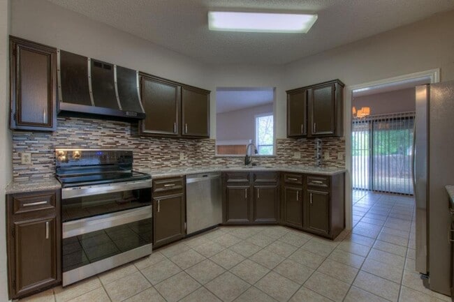 Building Photo - 1710 Woodwind Ln
