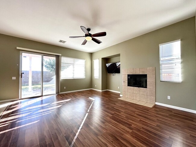 Building Photo - AVAILABLE NOW!! 3 Bedroom 2 Bathroom + Den Home in Desert Hot Springs! MOVE IN SPECIAL HALF OFF O...