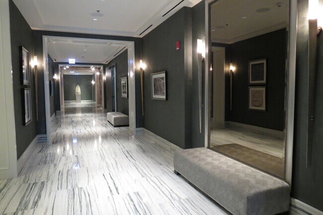 Building Photo - 118 E Erie St