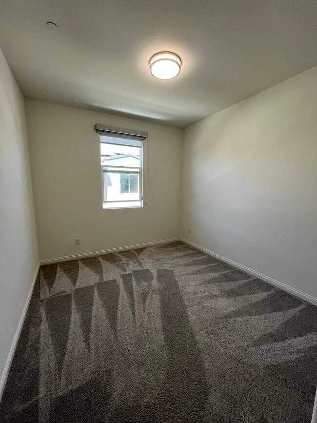 Building Photo - 54 Harmony Dr