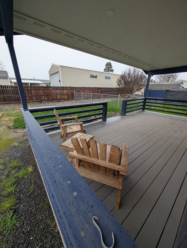 Building Photo - Lovely Furnished Apartment in the Clarkston Heights