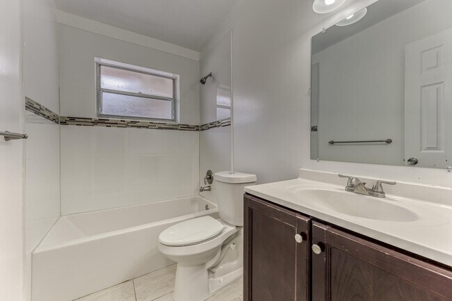 Building Photo - 7971 NW 35th Ct