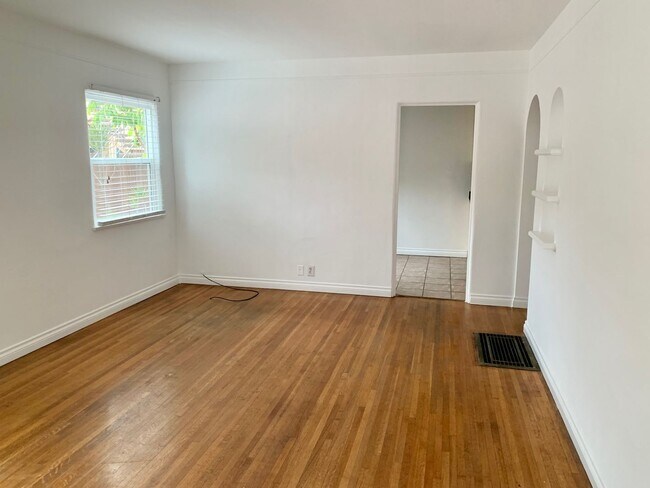 Building Photo - 155