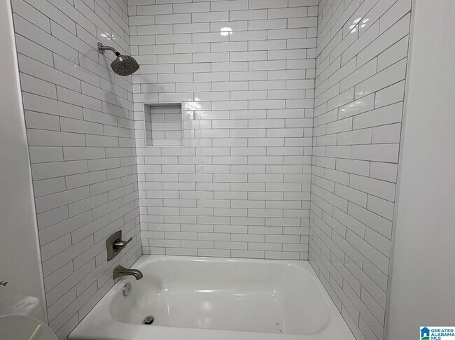 Building Photo - 113 Loyola Cir