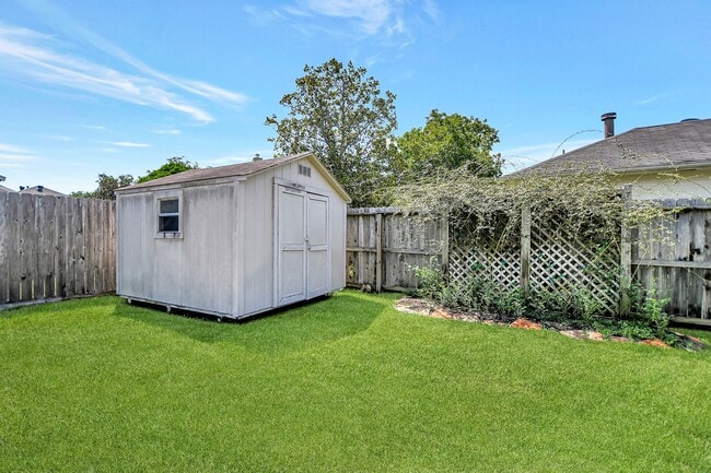 Building Photo - 18234 Drum Heller Ln