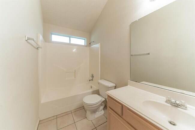 Building Photo - 519 Mesquite Dr