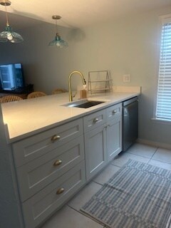 Huger Island with Quarts Countertops & Barstools - 4190 35th Ter S