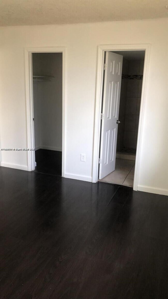 Building Photo - 494 NW 165th St