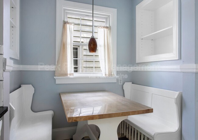 Building Photo - 1500 Cedar Ln