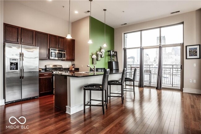 Building Photo - 802 N Meridian St