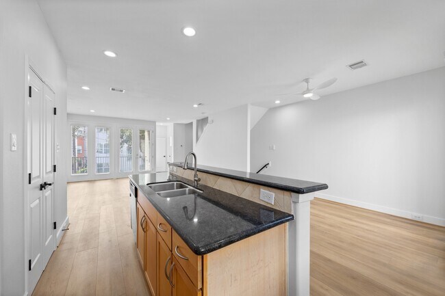 Building Photo - 2315 McIlhenny St