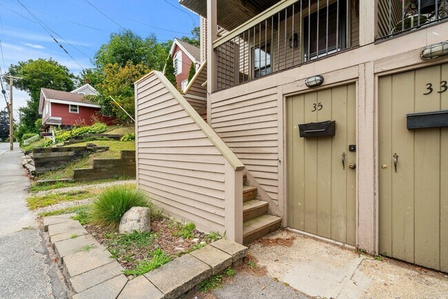 Building Photo - 35 Merrimac St