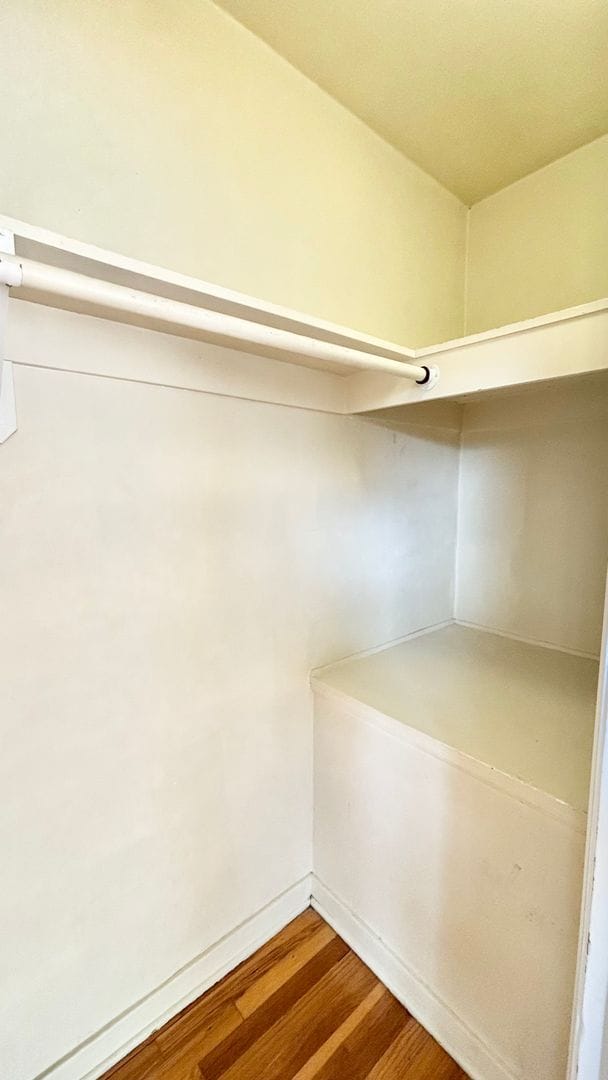 Building Photo - Modern Comfort in the Heart of Hosford Abernethy!