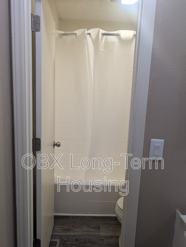 Building Photo - 207 Pine Grove Trail