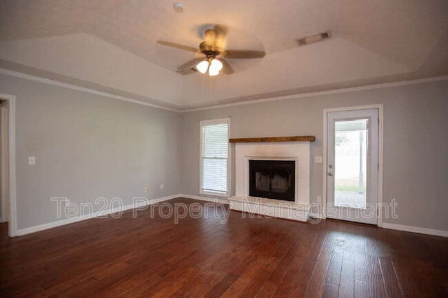 Building Photo - 776 Lee Rd 222