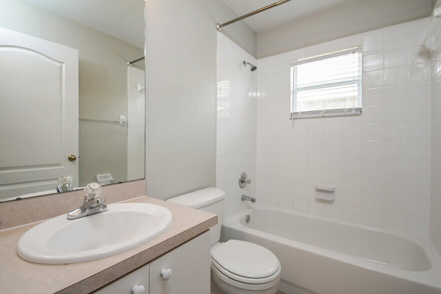 Building Photo - 7616 Bristol Park Dr