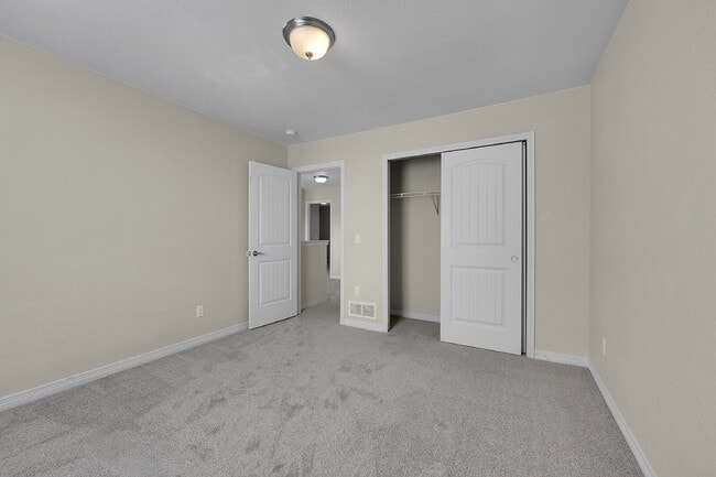 Building Photo - $2,750.00 - 6 Bedrooms, 3.5 Bathrooms, Single Family Home in Colorado Springs with Fenced Yard!