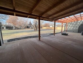 Building Photo - Beautiful newly remodeled home