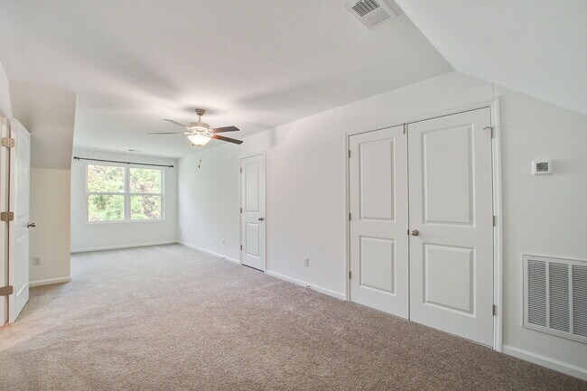 Building Photo - 200 Woodward Rd