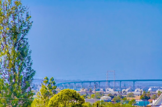 Building Photo - 116 E 22nd St