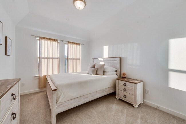 Building Photo - 2955 Stunning Dr