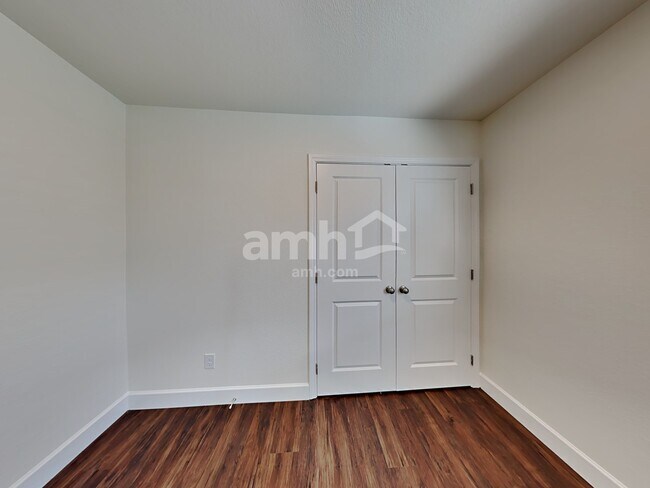 Building Photo - 8862 Carmine Cob Ave