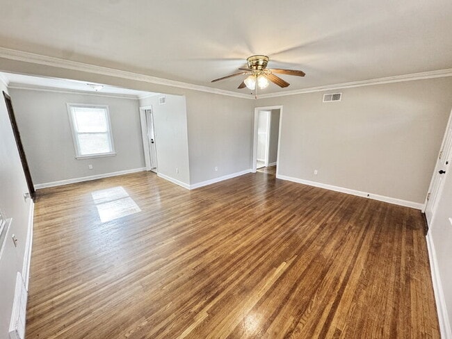 Building Photo - 1051 Mosby Rd