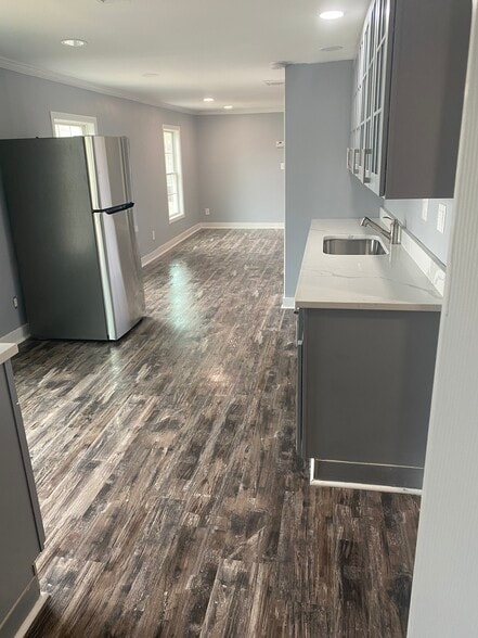 Building Photo - 44 Bridgeport Ave