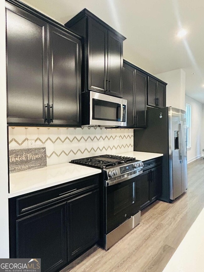 Building Photo - 420 Thatch Ter